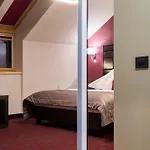 Hotell The Fifth Floor By Old Town 4*