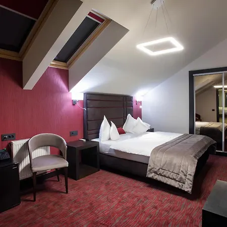 The Fifth Floor By Old Town 4*