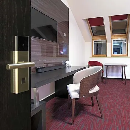 Ξενοδοχείο The Fifth Floor By Old Town 4*