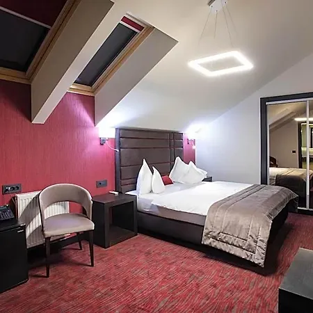 The Fifth Floor By Old Town 4*