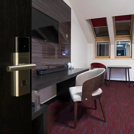 The Fifth Floor By Old Town Hotel