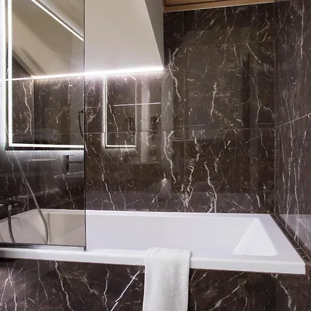 Ξενοδοχείο The Fifth Floor By Old Town 4*